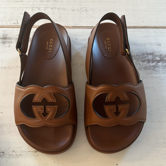 Gucci Interlocking G Sandal in brown/chocolate - Picture 3 of 5
